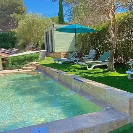 Marie Cosy ساناري سور مير